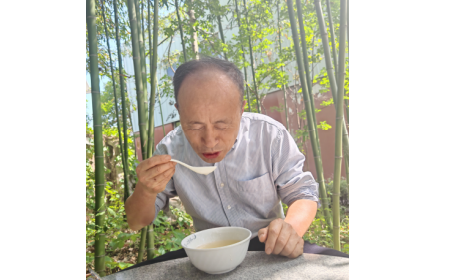 2025 健康飲食趨勢：天然食材成主流，隨州葛根粉走進(jìn)老年人餐桌