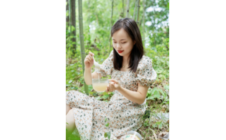 為何99%漂亮女性每天都在喝一杯有機野生葛根粉？